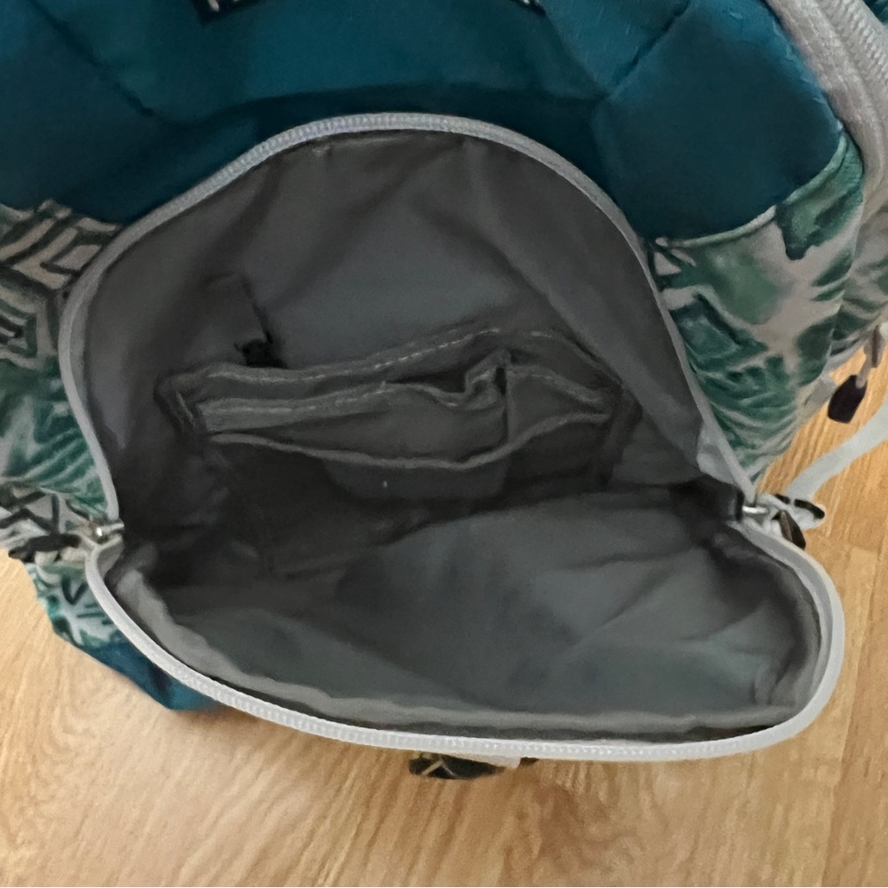 High Sierra laptop backpack ! Used to trips before but plenty of use left ! - Picture 3 of 7
